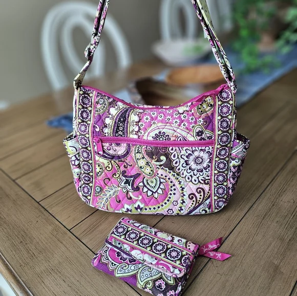 Vera Bradley "Frannie" bag and matching wallet in "Very Berry Paisley" print - Picture 2 of 13